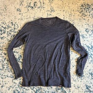 Patagonia merino navy V-neck base layer, size medium